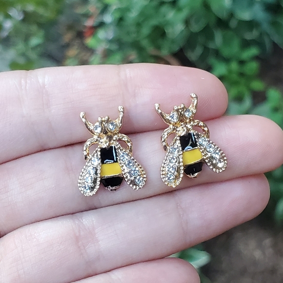 Jewelry - NWOT Bumble Bee Stud Earrings